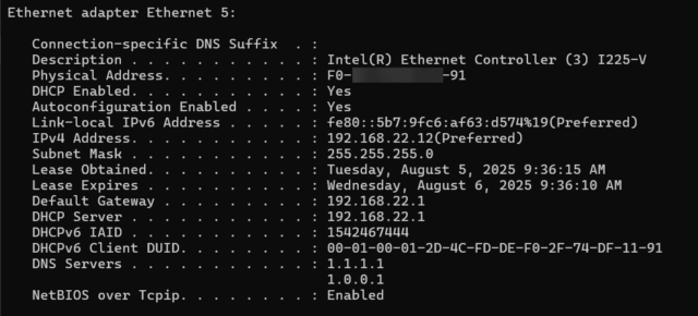 หน้าต่าง Command Prompt พร้อมคำสั่ง ipconfig /all เพื่อดูหมายเลข IP ปัจจุบันใน Windows