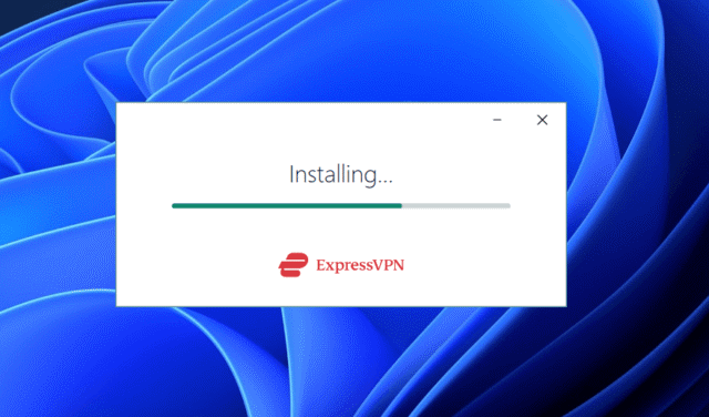หน้าจอแล็ปท็อปแสดงขั้นตอนการติดตั้งโปรแกรม VPN ที่มีแถบแสดงความคืบหน้า