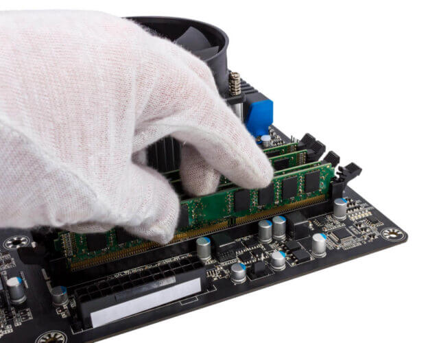 การเพิ่ม RAM ในคอมพิวเตอร์เพื่อแก้ปัญหาคอมช้าเมื่อเปิดหลายโปรแกรม