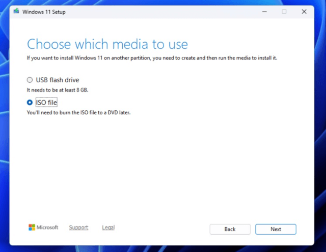 การเลือกสร้างสื่อการติดตั้ง Windows 11 ลงบน USB flash drive